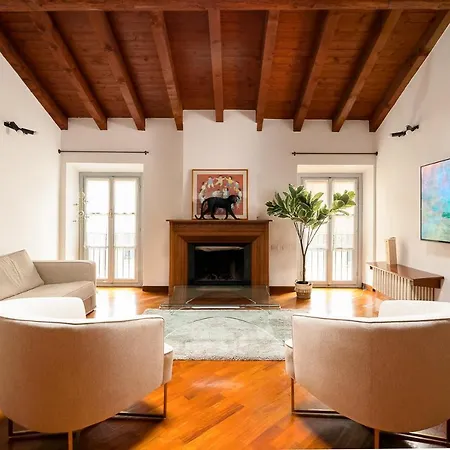 Luxury + Private Parking - Center