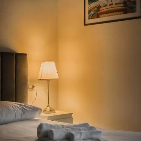 Apartment Luxury + Private Parking - Center *
