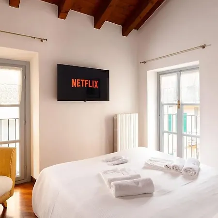 Luxury + Private Parking - Center Como