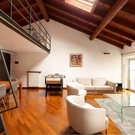 Luxury + Private Parking - Center * Como