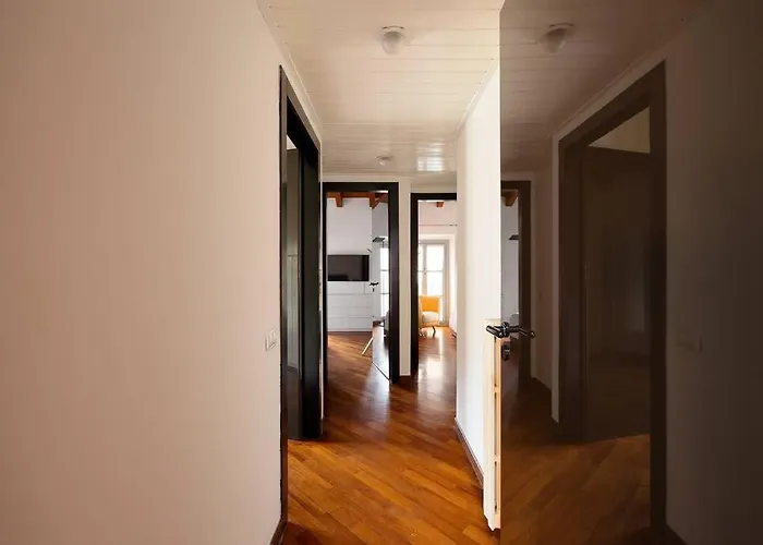 Luxury + Private Parking - Center