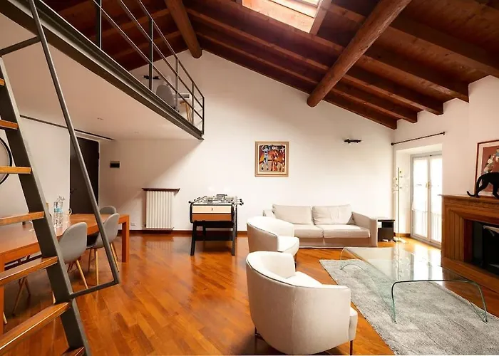 Luxury + Private Parking - Center * Como