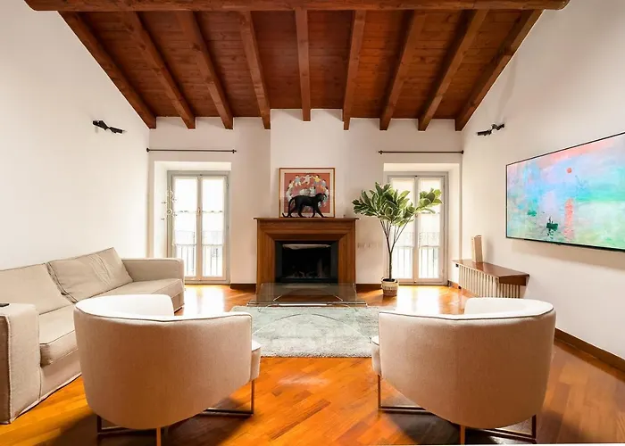 Luxury + Private Parking - Center