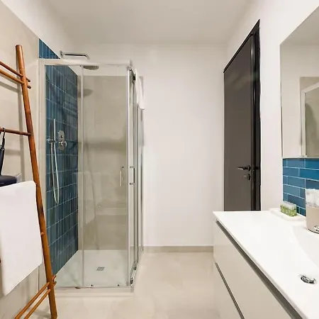 Luxury + Private Parking - Center * Como